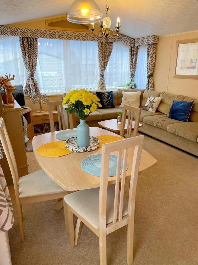 Caravan For Rent At Tattershall Holiday Park Exterior foto