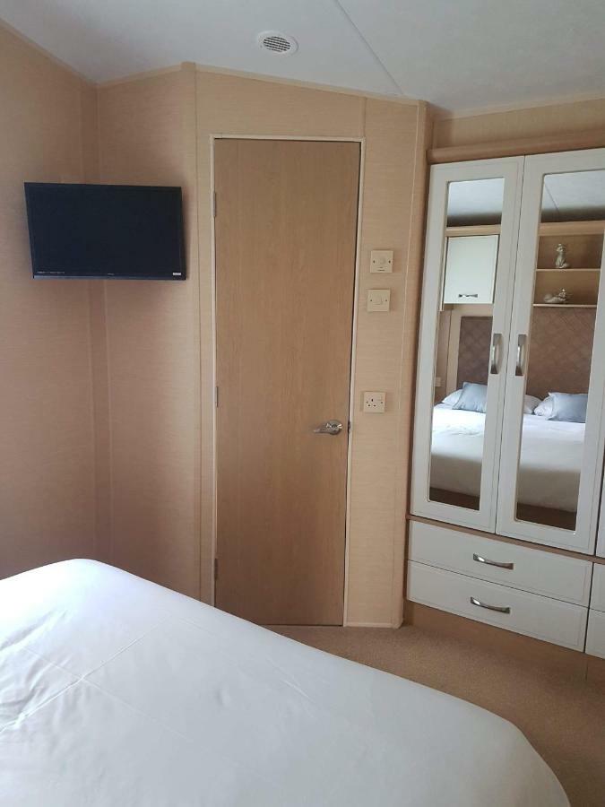 Caravan For Rent At Tattershall Holiday Park Exterior foto